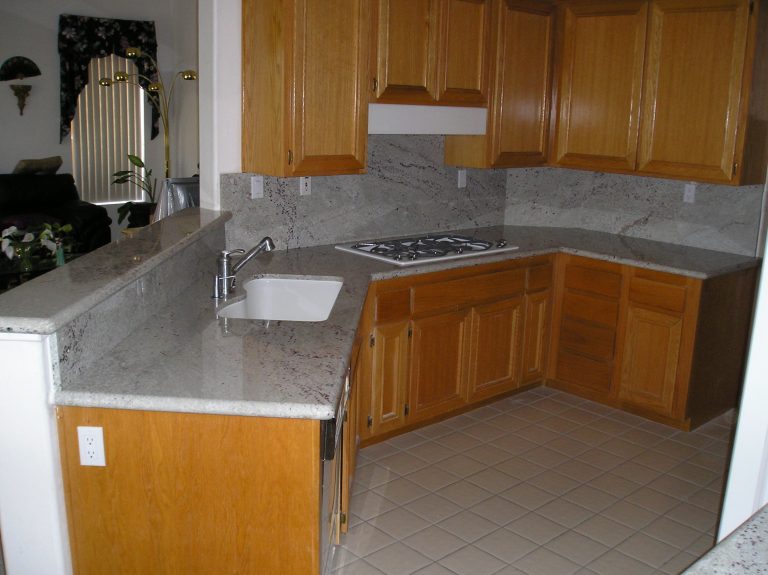Light granite kitchen countertops