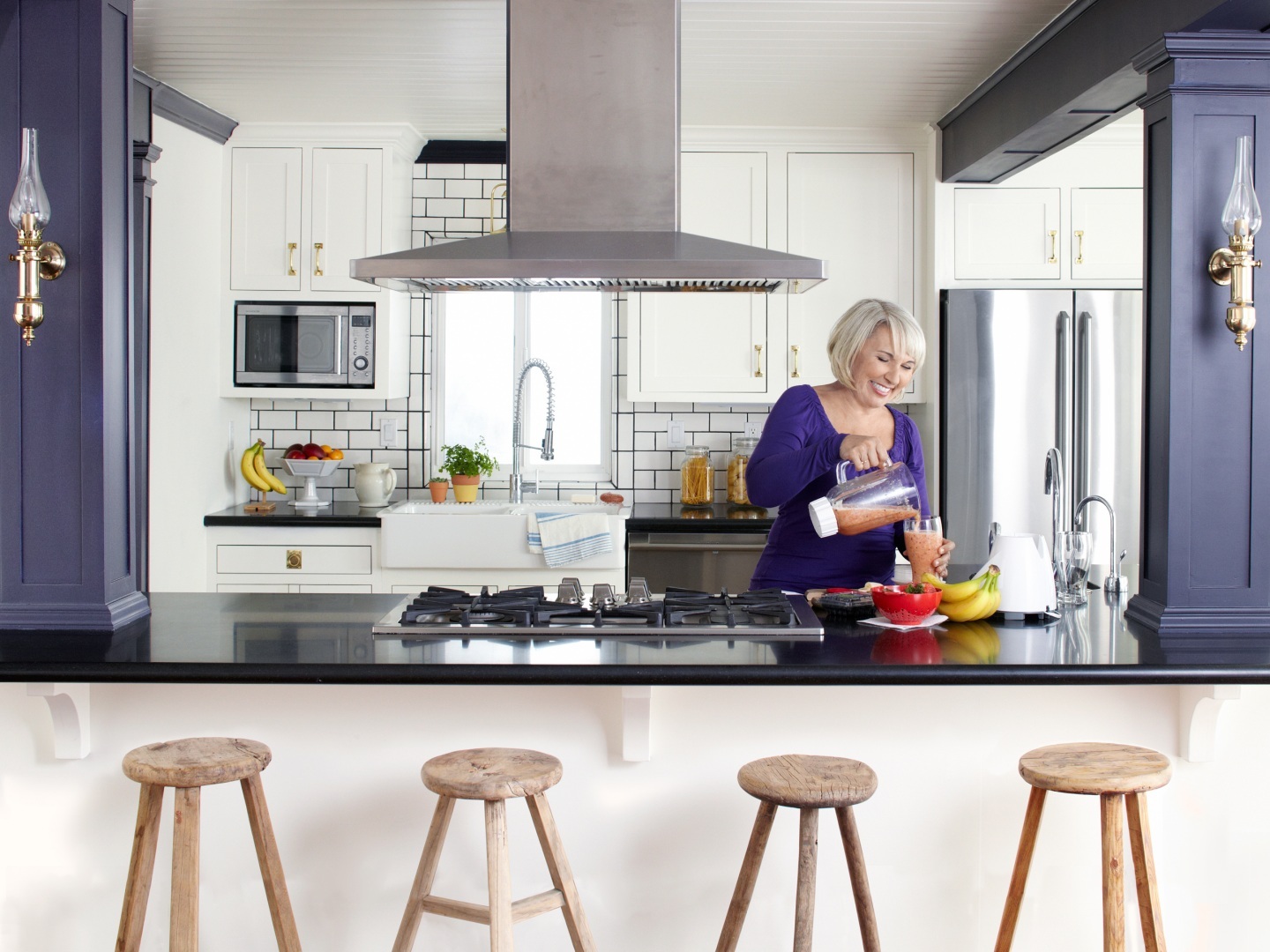 kitchen-apartments-cute-old-madam-in-luxury-black-and-white-kitchen-counter-with-lovely-minimalist-wooden-bar-chair-apartment-kitchen-renovation-ideas-luxury-family-room-1212581271
